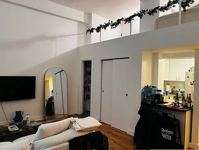 160 W 16th St #1C — Photo 13