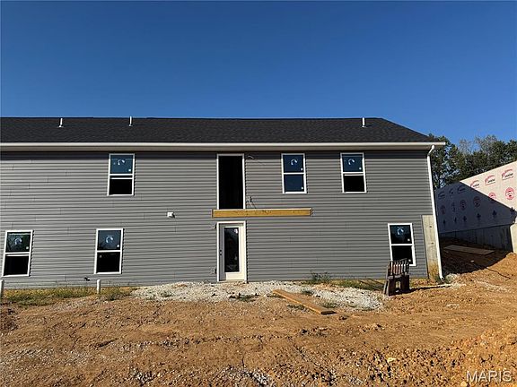 2nd image of 264 Railroad St