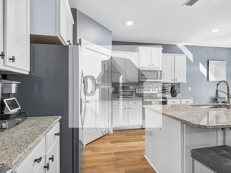 6076 Rutherford Loop — Photo 8