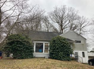 33 1st Ave #A-k, Waterford, CT 06385