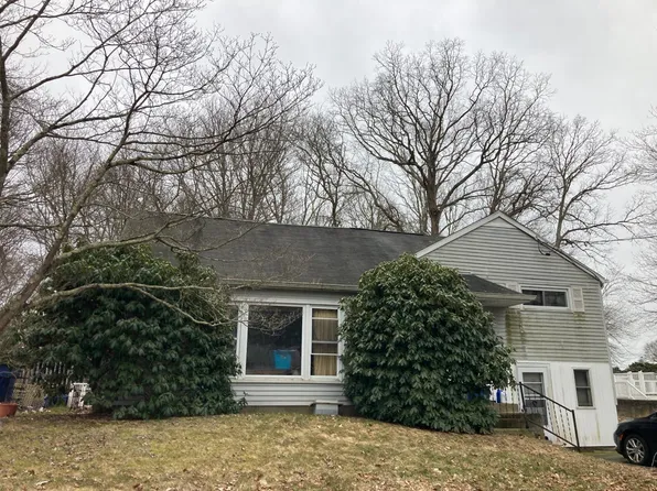 33 1st Ave #A-k, Waterford, CT 06385