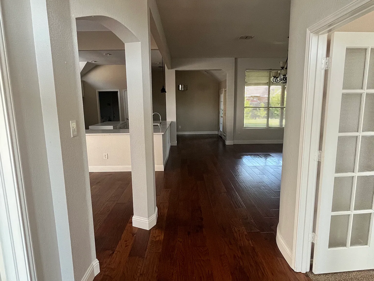4 bed, 2187 sqft, $2,600 — Photo 3