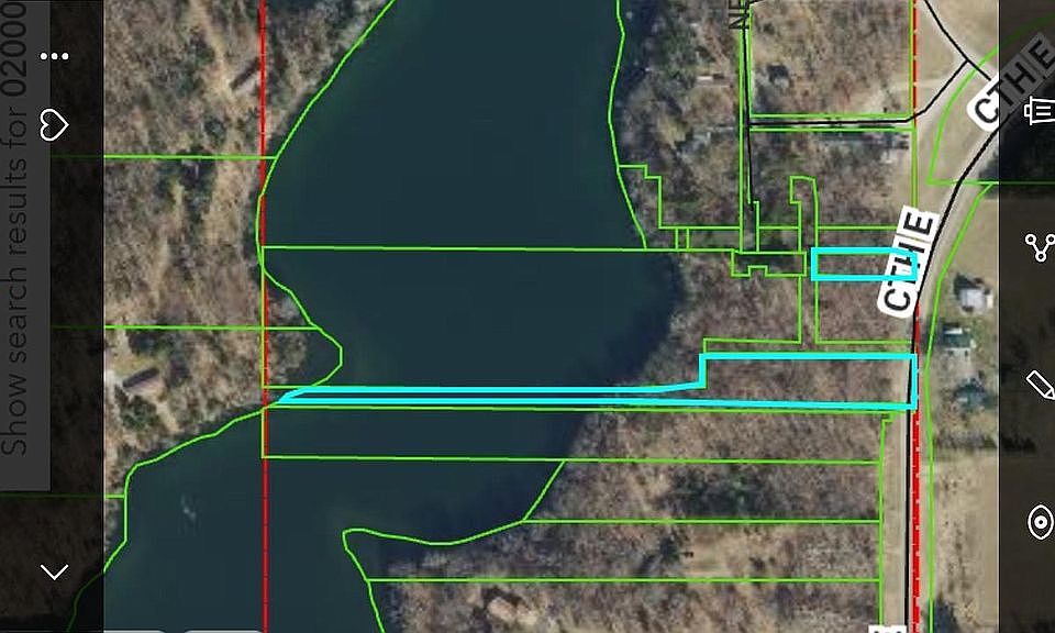 Patrick's Lake Lakefront Lot
