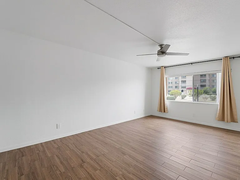 7850 E Camelback Rd #102 — Photo 17