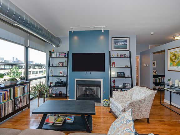 2nd image of 1001 W 15th St Unit 420