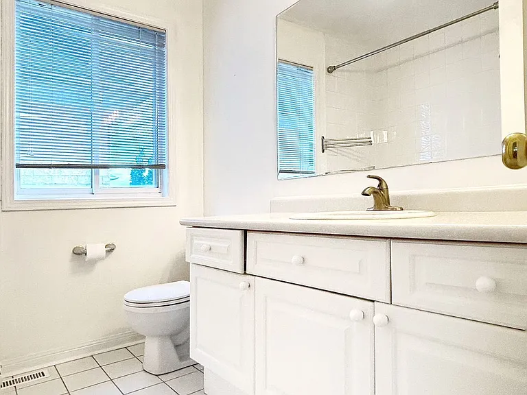 2594 Dashwood Dr — Photo 13