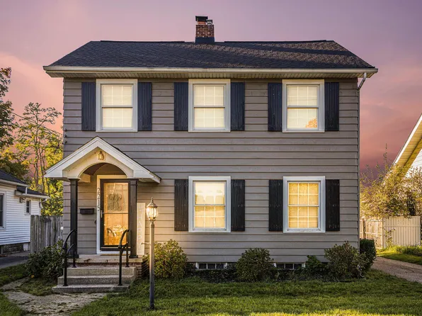 2215 Parkview Ave, Kalamazoo, MI 49008