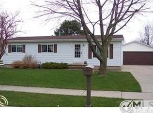 416 N Lytle Ave, Harbor Beach, MI 48441