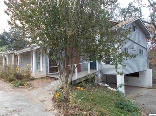 1738 Niles Rd, Dandridge, TN 37725