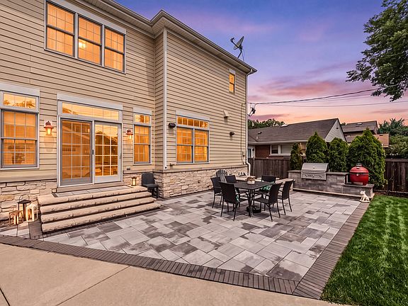 3rd image of 1341 Brophy Ave