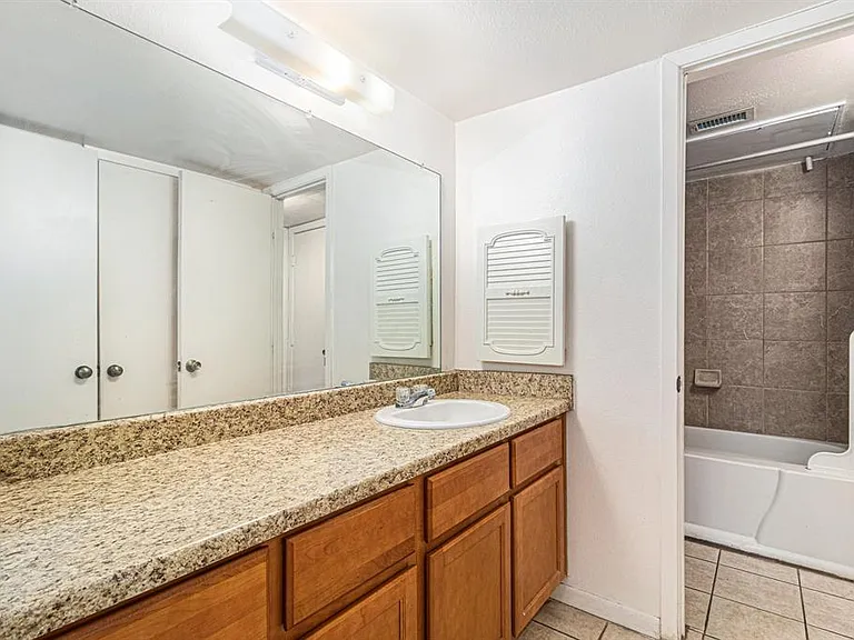 3045 Walnut Bend Ln #33 — Photo 13