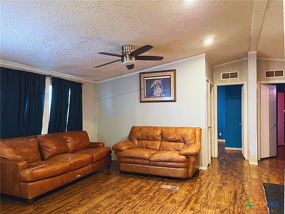 5th image of 111 Porter Creek Ct