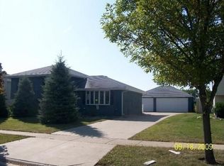 6600 Bazz Dr, Plainfield, IL 60586