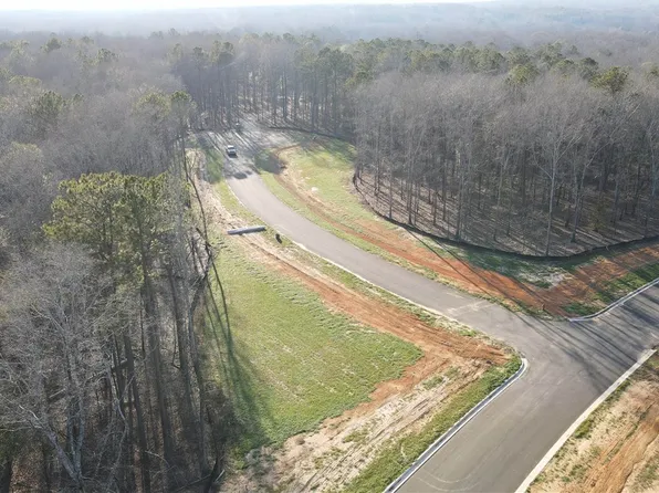 515 Rolling Oaks Ct, Auburn, AL 36830