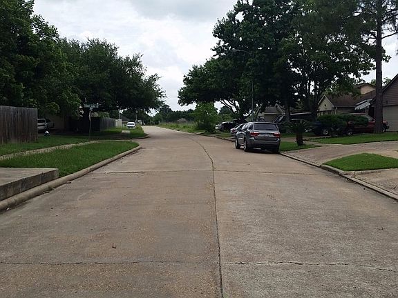 5th image of 19909 Mountain Dale Dr