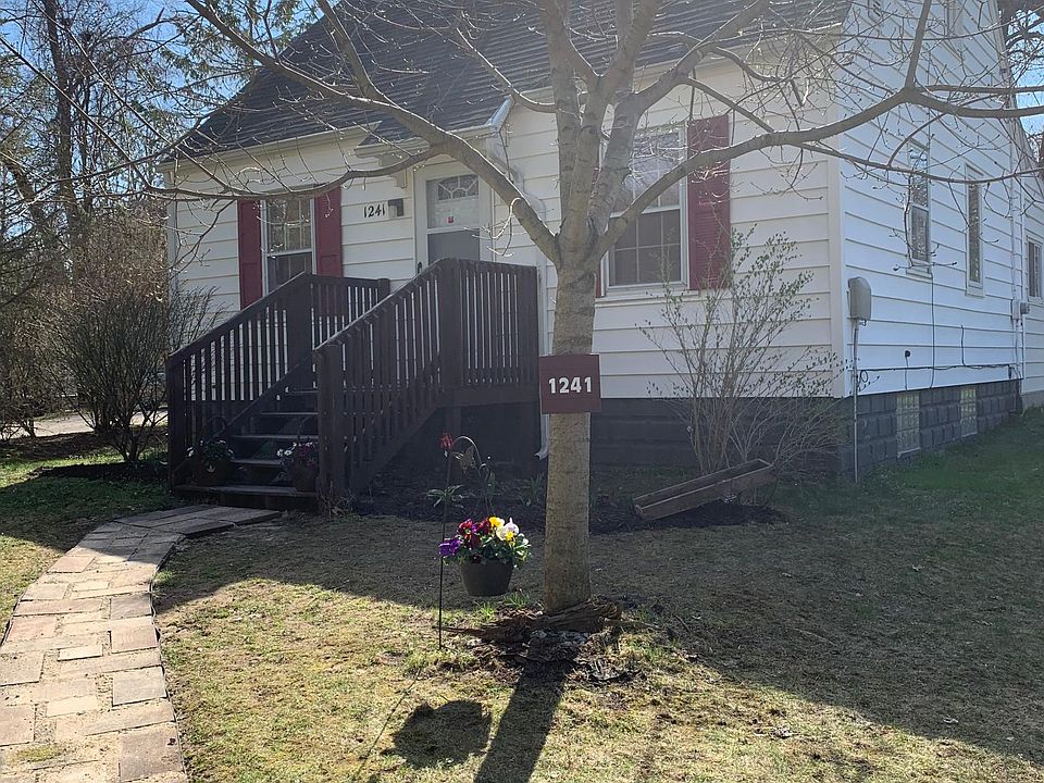1st image of 1241 Maplerow Ave NW