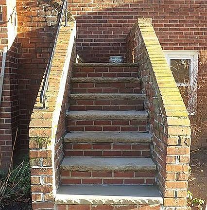 5th image of 47 Dongan Hills Ave