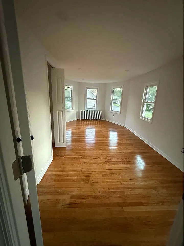 4 bed, $3,500 — Photo 3