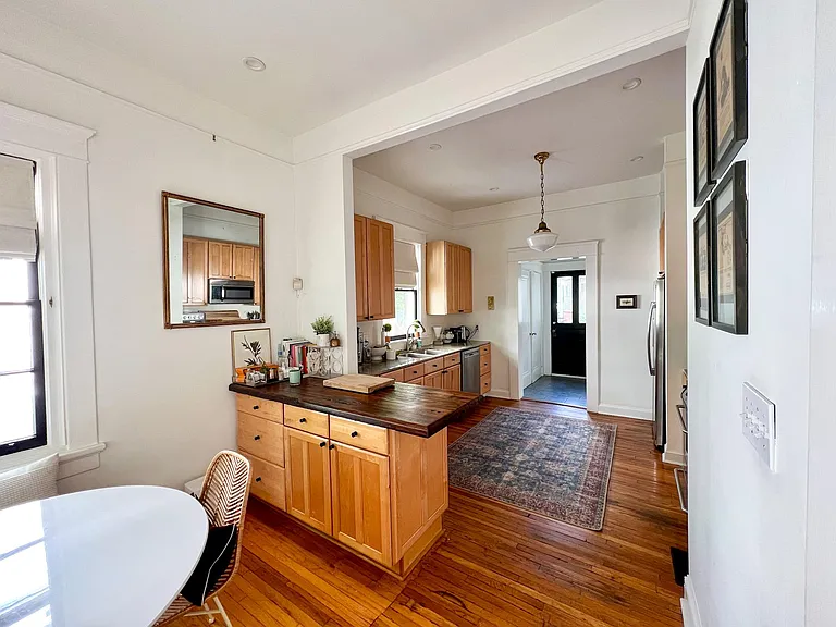 1235 Mansfield Ave NE — Photo 9