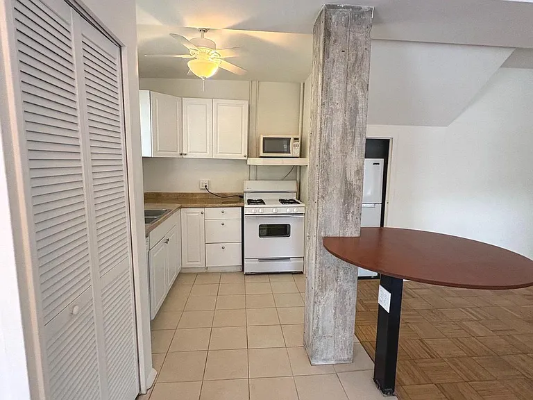 1645 Fitzgerald Ln — Photo 2