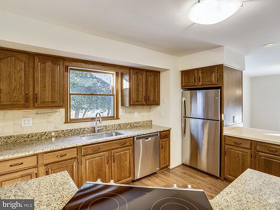 3rd image of 1355 Poplar Hill Dr