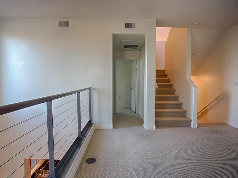 615 E Portland St — Photo 8