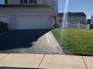 1605 Grove Ct, Lockport, IL 60441