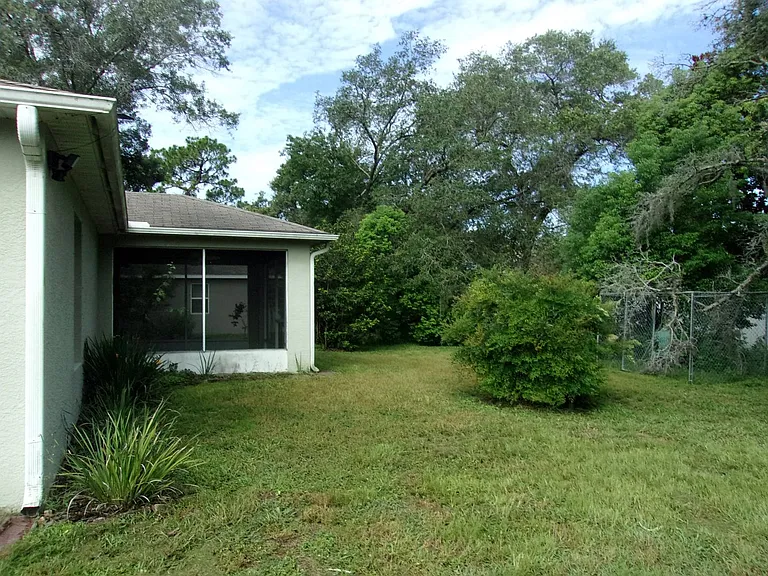 14237 Spring Hill Dr — Photo 11