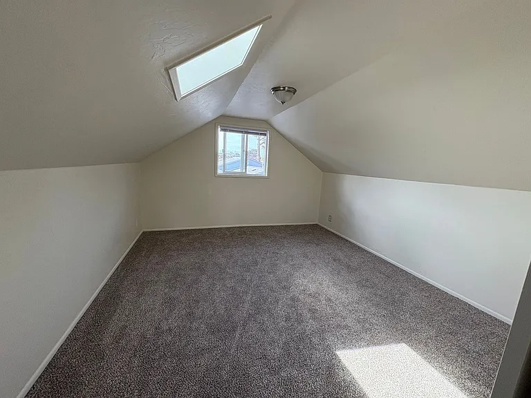 723 W Long St — Photo 3