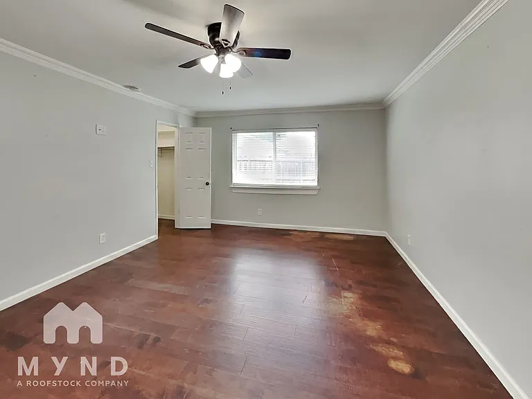 8814 Miami Dr — Photo 9