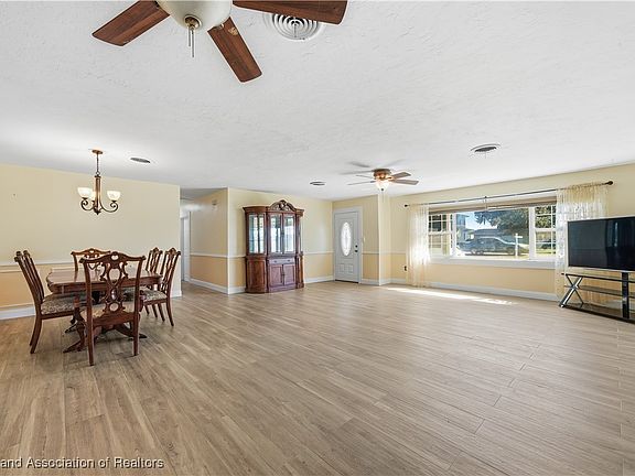 5th image of 3510 Lakeview Dr