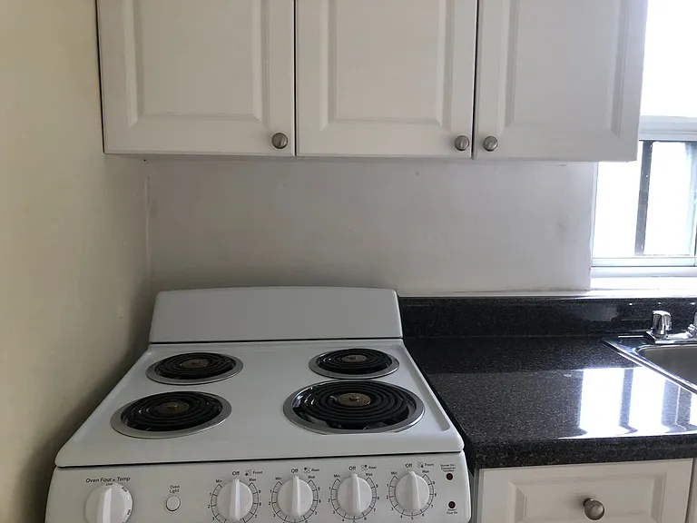 450 Winona Dr — Photo 15