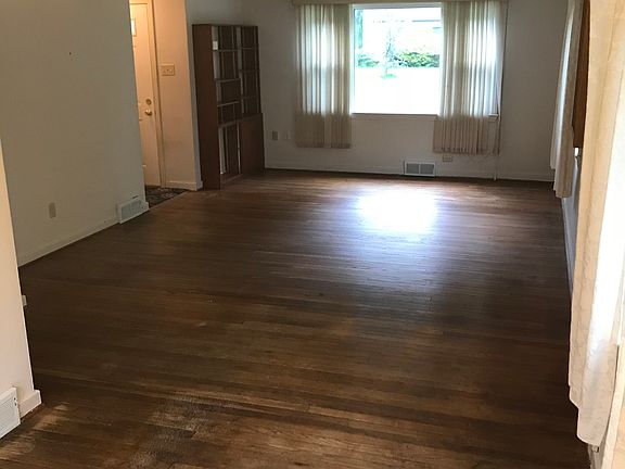 2nd image of 163 Waupelani Dr