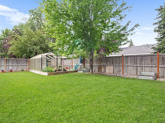 2nd image of 2931 Butterfly Dr