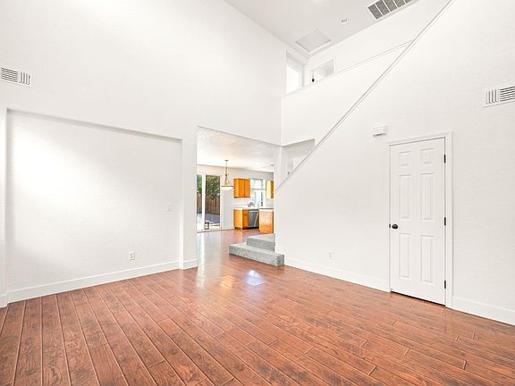 5th image of 2520 Rowe Place