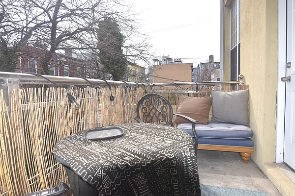 Rented by Triplemint | media 27