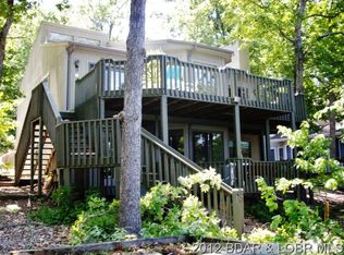 348 Flamingo Dr, Sunrise Beach, MO 65079