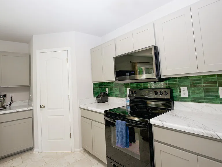 429 Century Ln — Photo 13