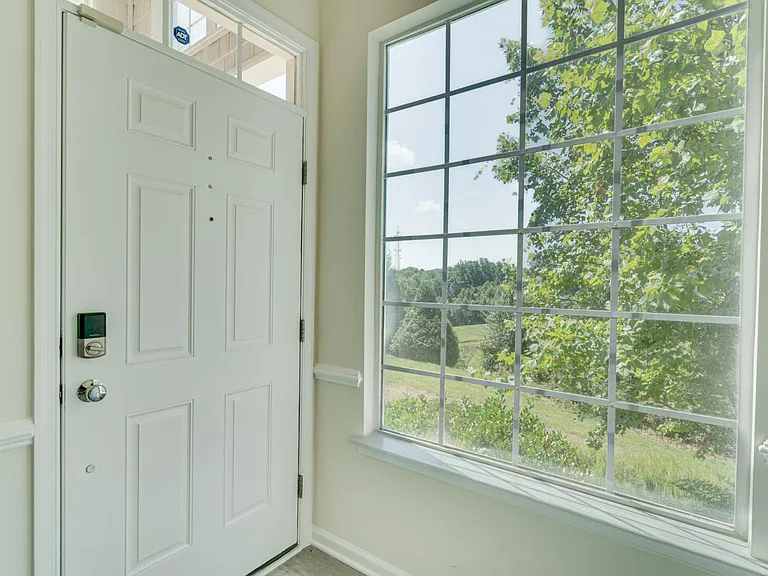 74 Pike Pl — Photo 37