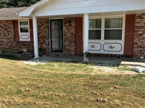 1938 Westwood Dr, Cape Girardeau, MO 63701