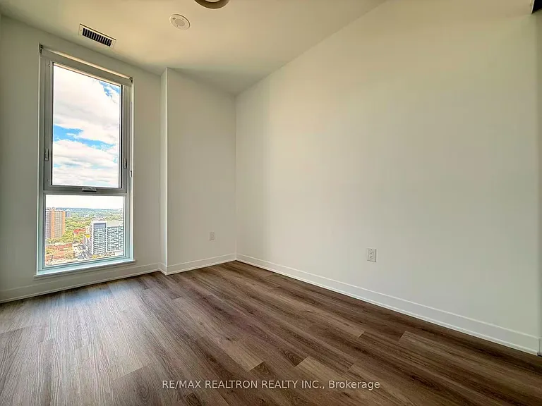 10 Oak St #2502 — Photo 14