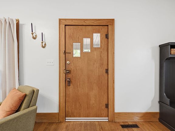 5th image of 3505 E English St