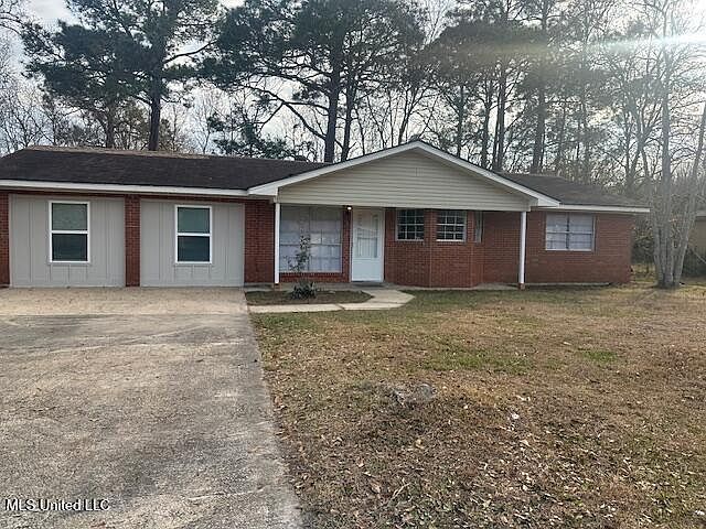 1st image of 2437 Oxford Dr