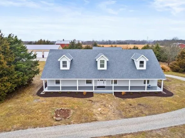 27800 Pleasant Valley Rd, Wellsville, KS 66092