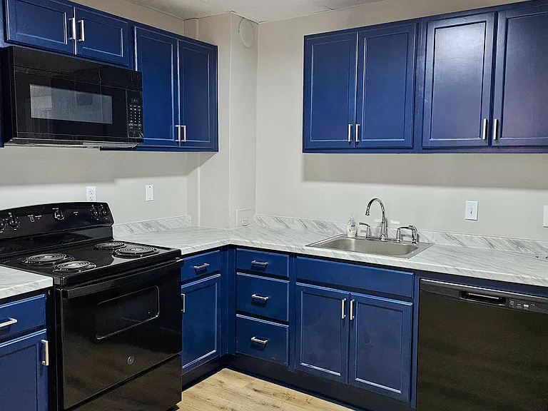 612 Osage St — Photo 2