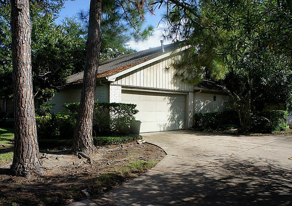 1st image of 16410 Larkfield Dr