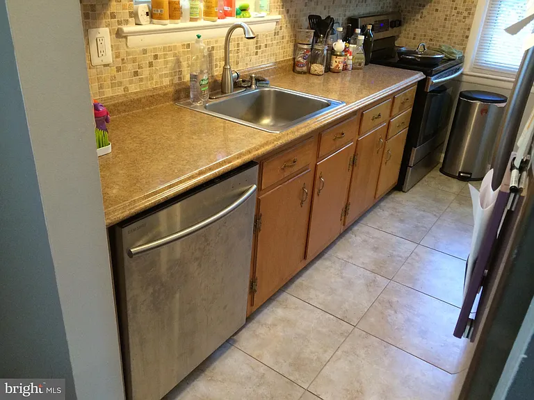 6008 Jamestown Rd — Photo 7