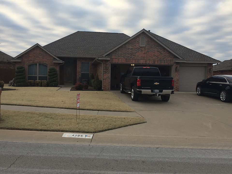 2nd image of 4205 Mackenzie Dr