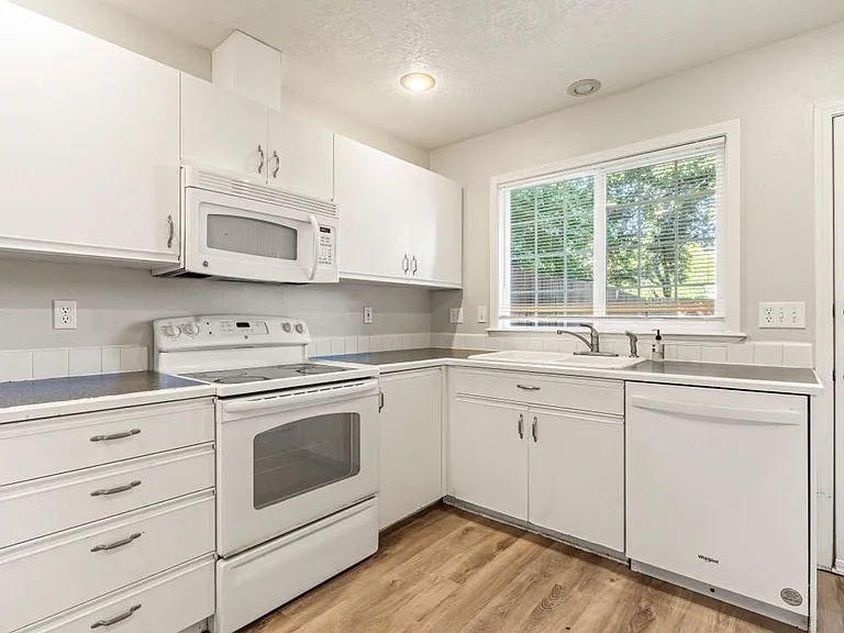 1603 E Boise Ave — Photo 4