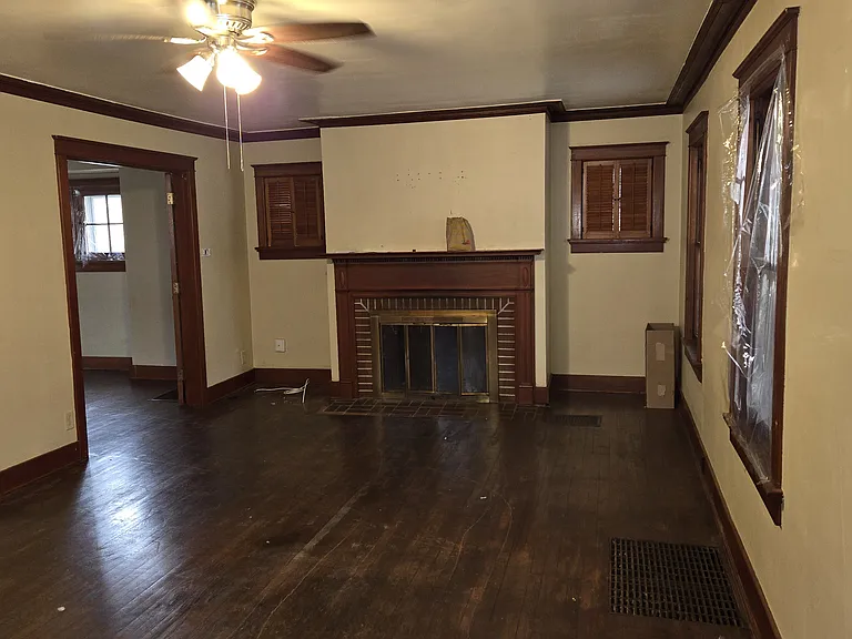 32 Gebhart St — Photo 1